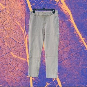 Old Navy Women’s Khaki Capri Pants High Rise Flat Front Slim Pockets Size 8